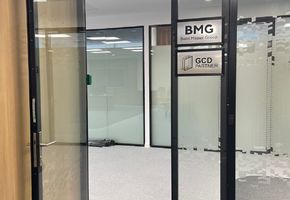 Двери в проекте Компания Nayada реализовала проект для ТОО "GMC Company" в МФК "Абу Даби Плаза"
